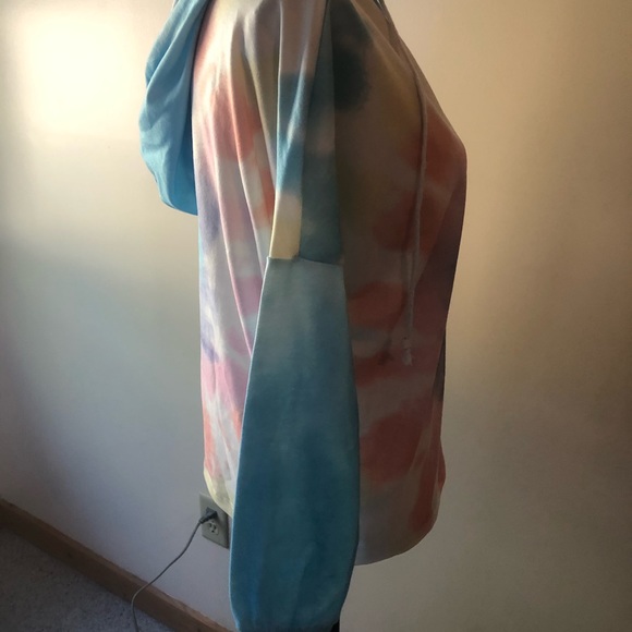 Last One!! small tie dye hoodie sweatshirt v neck - Picture 5 of 10